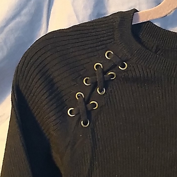 Sweater - Picture 2 of 4